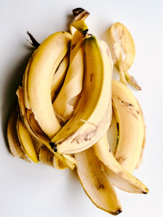 yellow banana peels